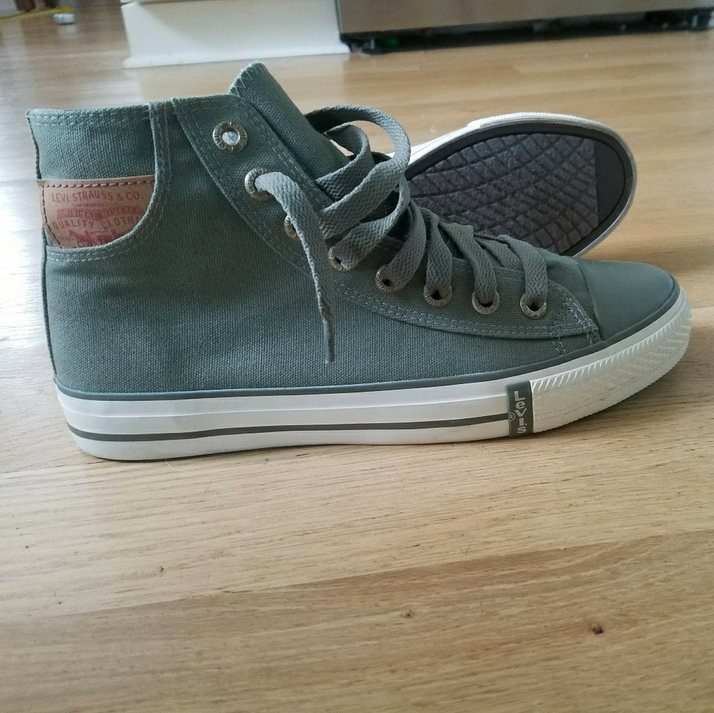 Levi's Canvas Hightops